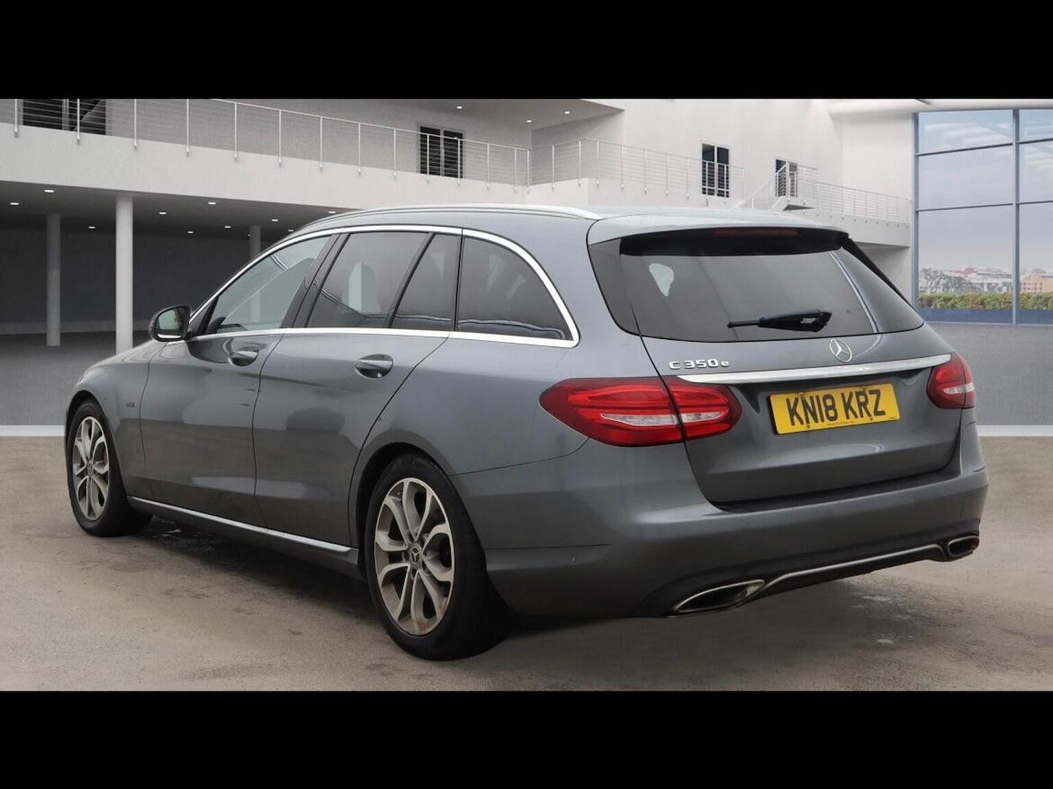 Used Mercedes-Benz C Class 2018 for sale - 77735754: Photo 3