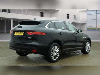 Used Jaguar F-Pace 2017 for sale - 77555109: Photo