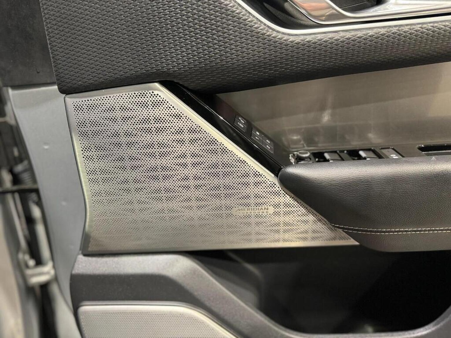 Used Land Rover Range Rover Velar 2018 for sale - 77572890: Photo 17