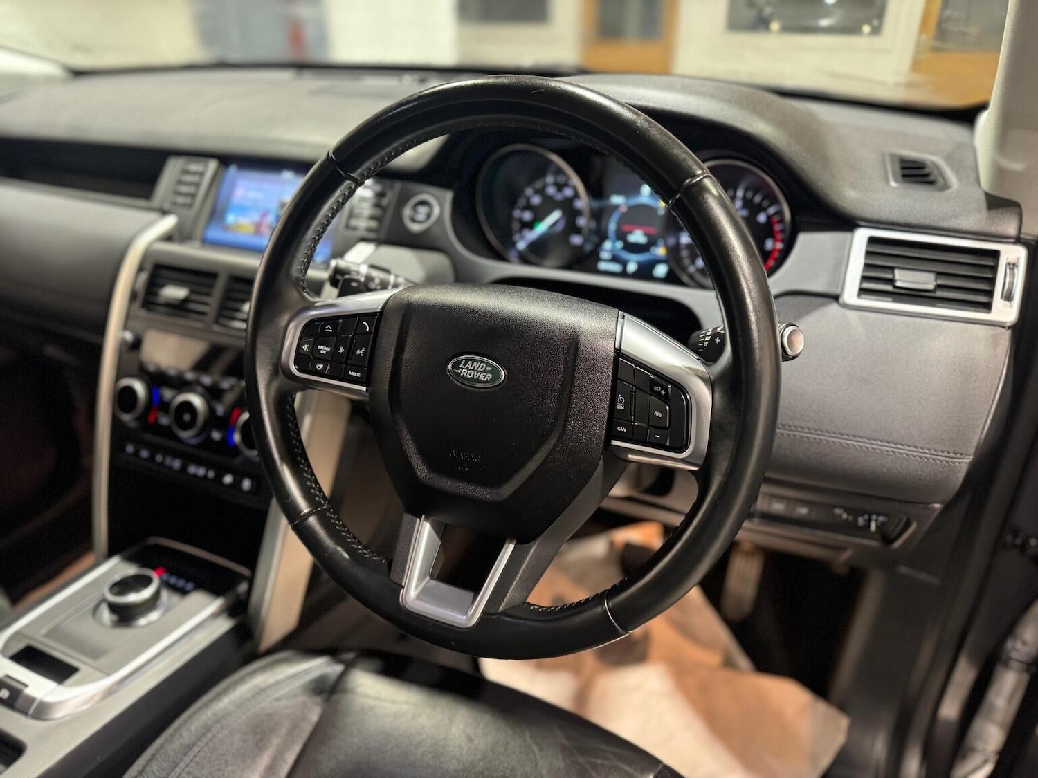 Used Land Rover Discovery Sport 2017 for sale - 77521958: Photo 9