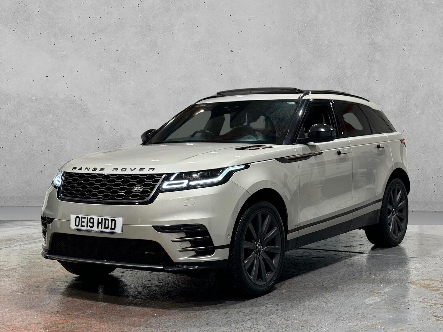 Used Land Rover Range Rover Velar 2019 for sale - 77336711: Photo 4