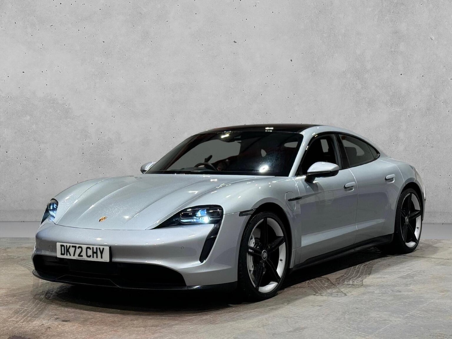 Used Porsche Taycan 2022 for sale - 77336713: Photo 4