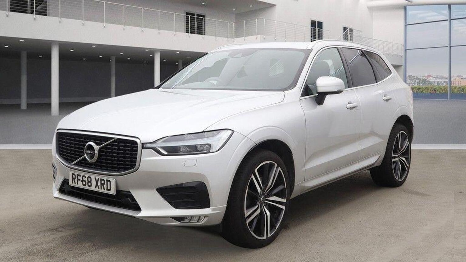 Used Volvo XC60 2019 for sale - 77438482: Photo 2