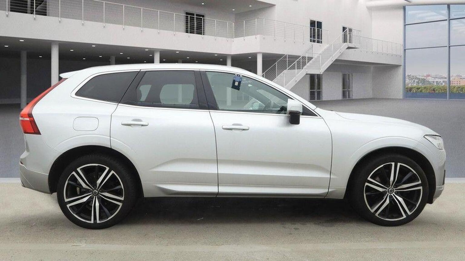 Used Volvo XC60 2019 for sale - 77438482: Photo 5