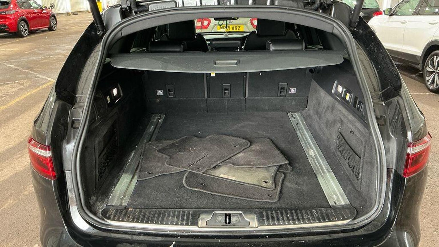 Used Jaguar XF 2018 for sale - 77694294: Photo 9