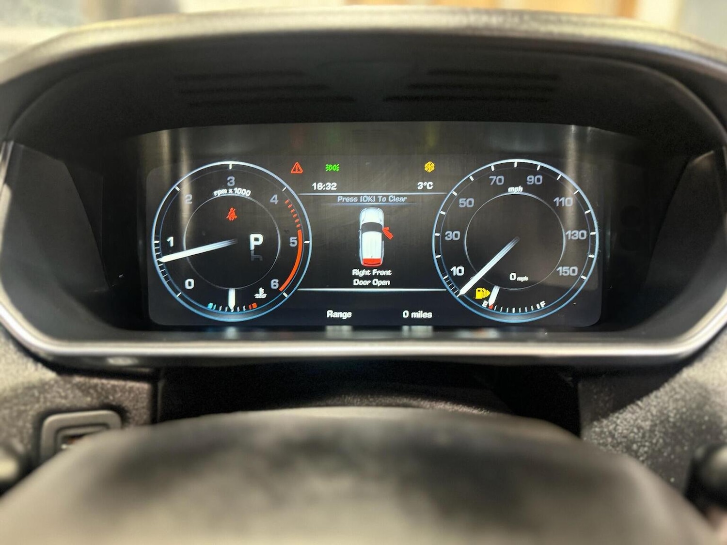 Used Land Rover Range Rover Sport 2015 for sale - 77590082: Photo 18