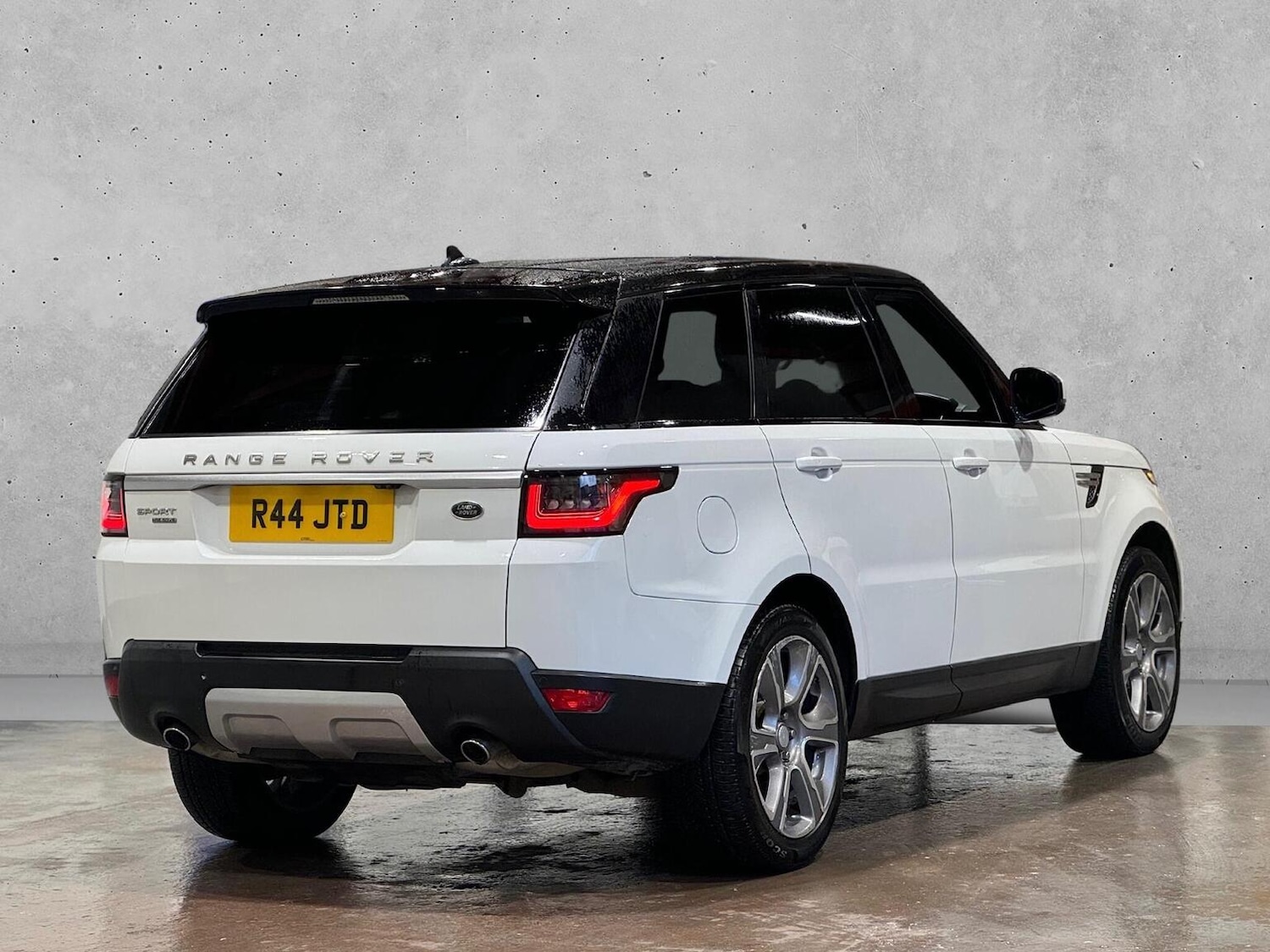 Used Land Rover Range Rover Sport 2015 for sale - 77590082: Photo 4