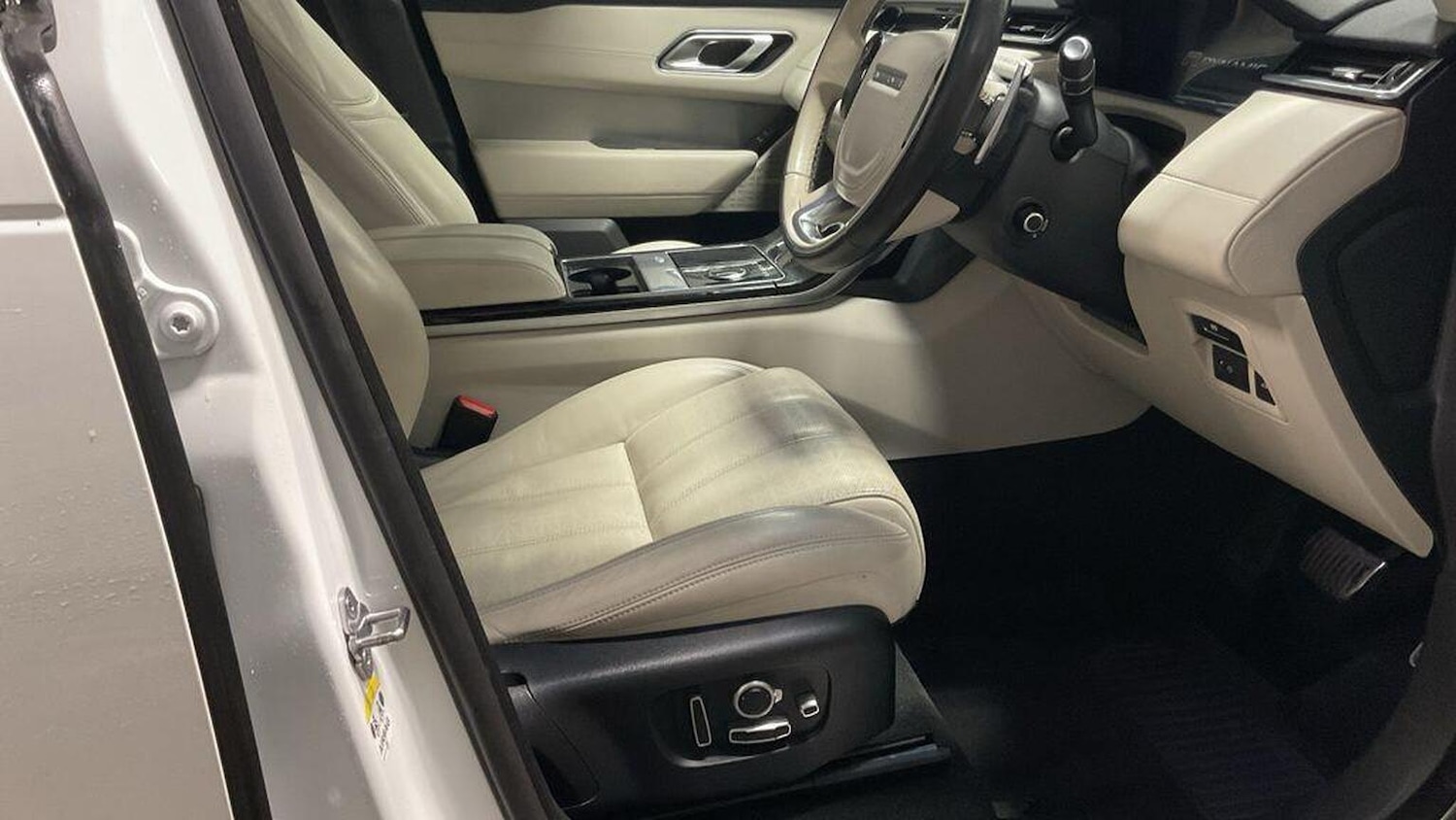 Used Land Rover Range Rover Velar 2019 for sale - 77555089: Photo 6