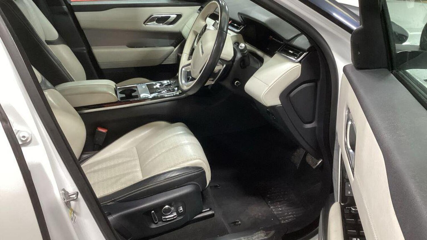 Used Land Rover Range Rover Velar 2018 for sale - 77555101: Photo 8