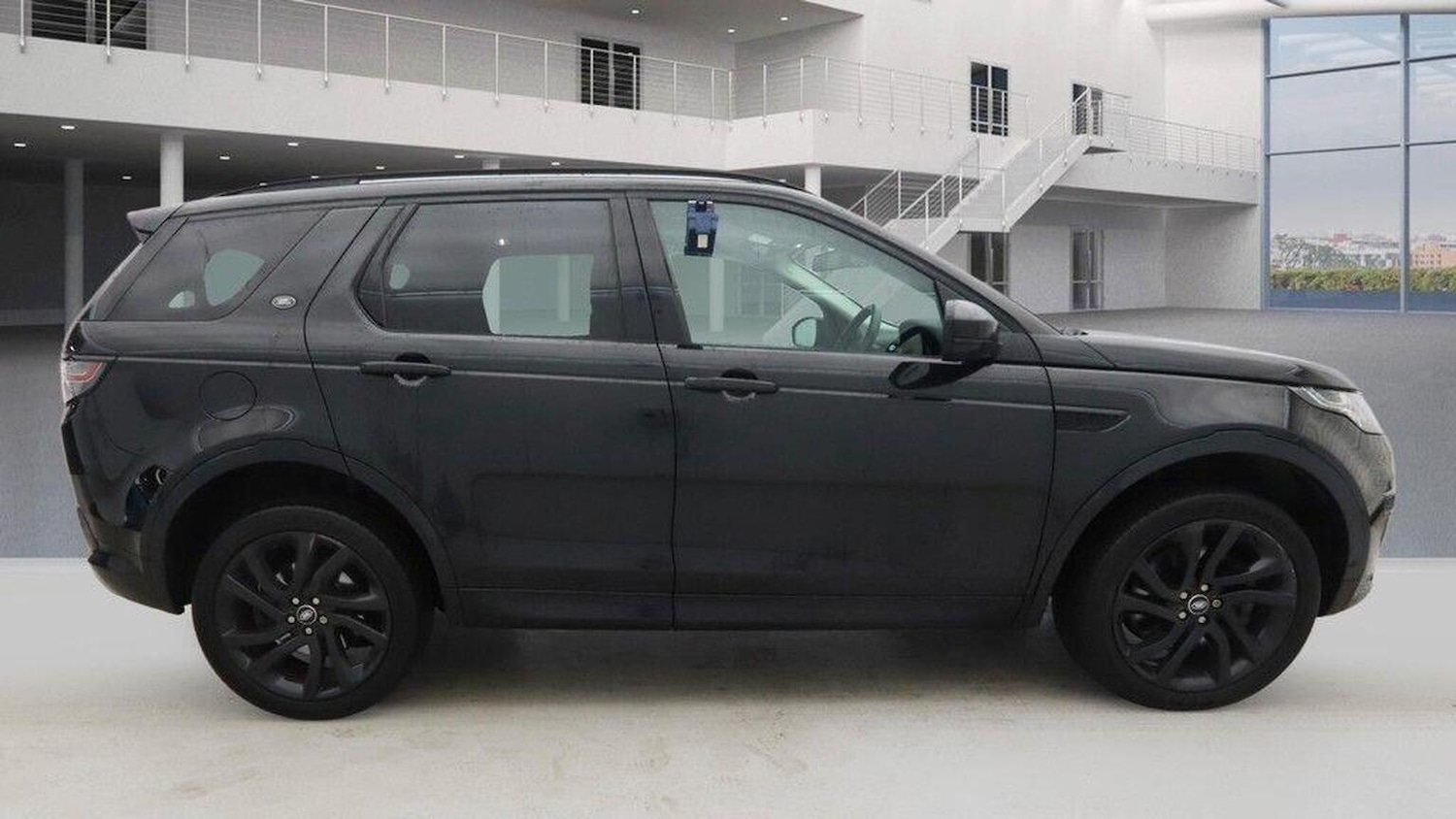 Used Land Rover Discovery Sport 2017 for sale - 77555094: Photo 5