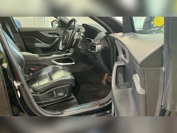 Used Jaguar F-Pace 2019 for sale - 79349516: Photo