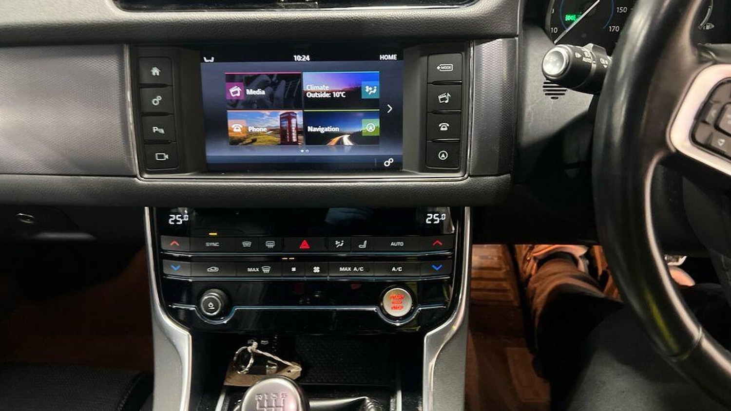 Used Jaguar XF 2016 for sale - 77314001: Photo 8