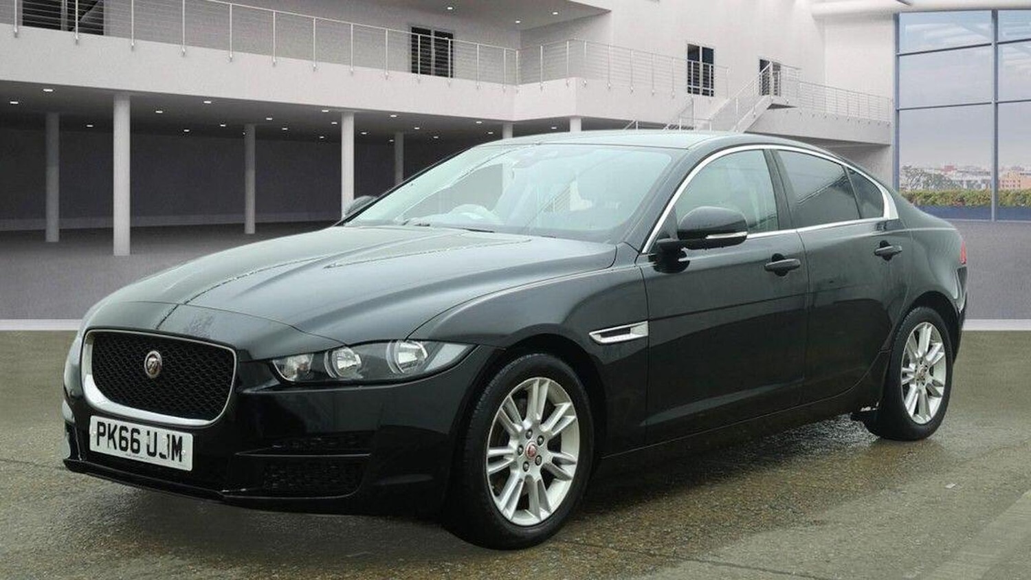 Used Jaguar XE 2016 for sale - 77668629: Photo 2
