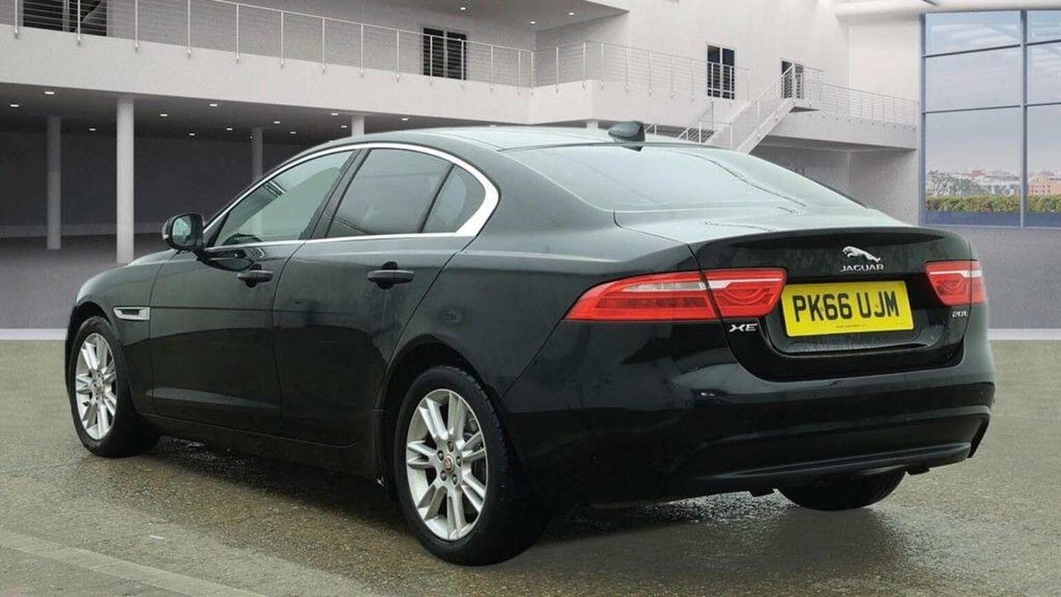 Used Jaguar XE 2016 for sale - 77668629: Photo 3