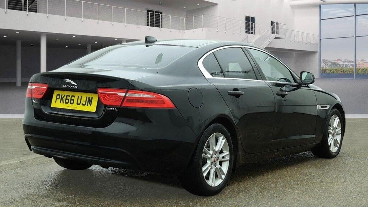Used Jaguar XE 2016 for sale - 77668629: Photo 4