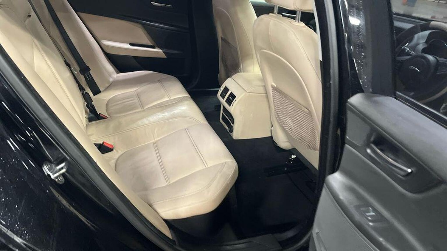 Used Jaguar XE 2016 for sale - 77668629: Photo 6