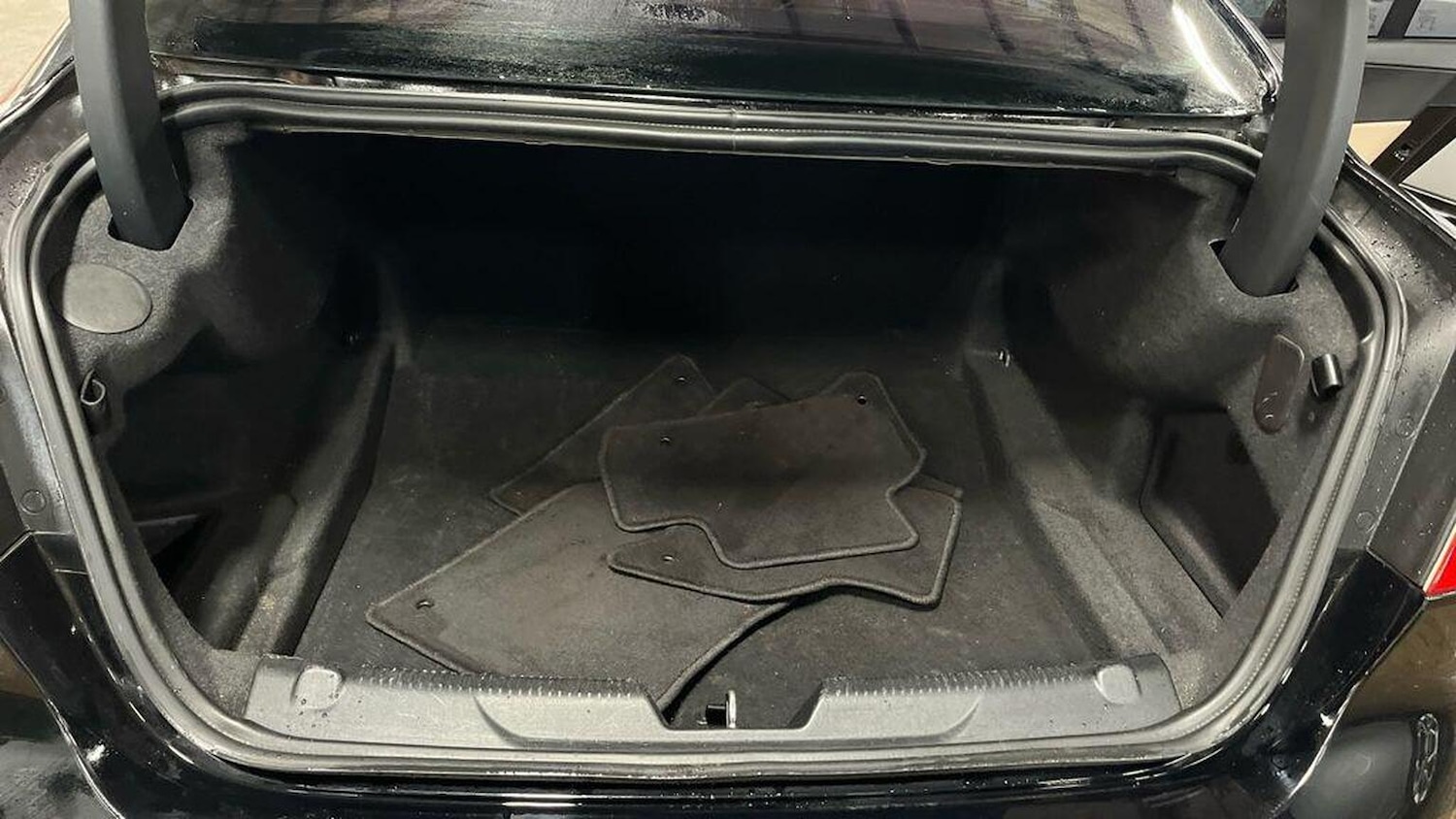 Used Jaguar XE 2016 for sale - 77668629: Photo 9