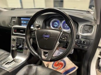 Used Volvo V60 2012 for sale - 79246477: Photo