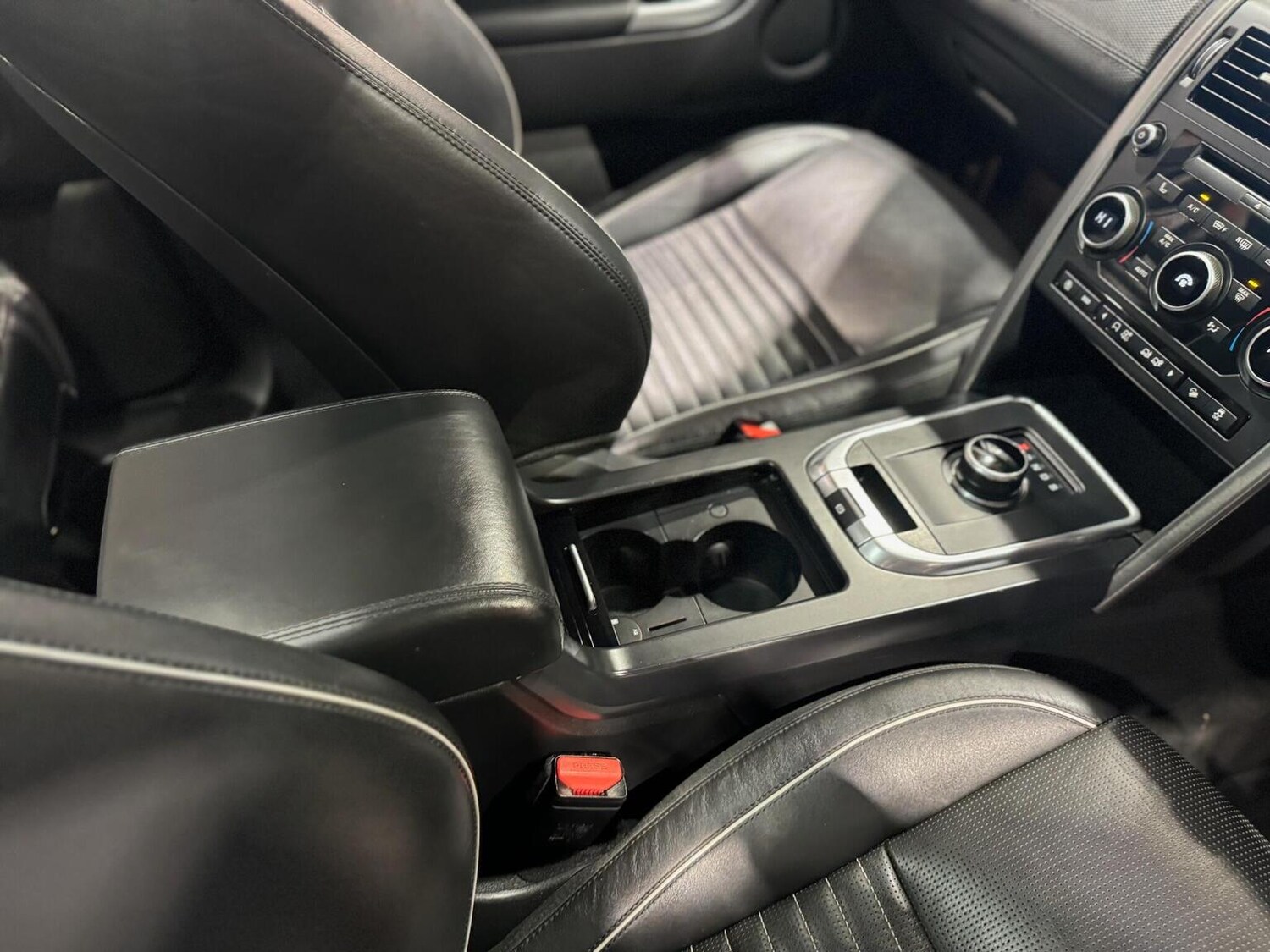 Used Land Rover Discovery Sport 2017 for sale - 77572804: Photo 18