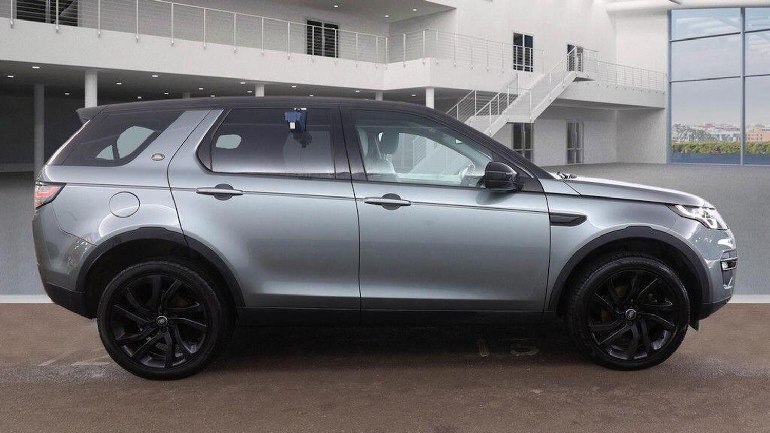 Used Land Rover Discovery Sport 2015 for sale - 77610030: Photo 5