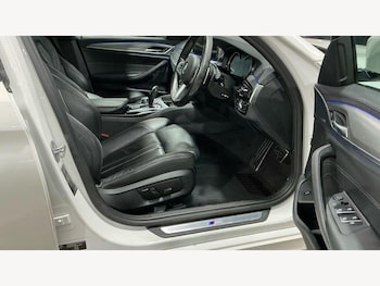 Used BMW 5 Series 2017 for sale - 77453381: Photo