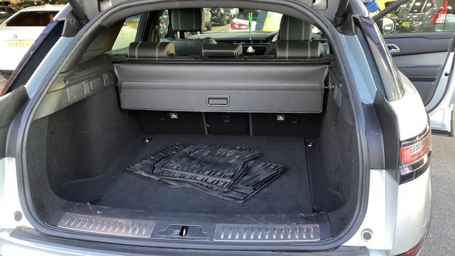 Used Land Rover Range Rover Velar 2018 for sale - 77555105: Photo 11