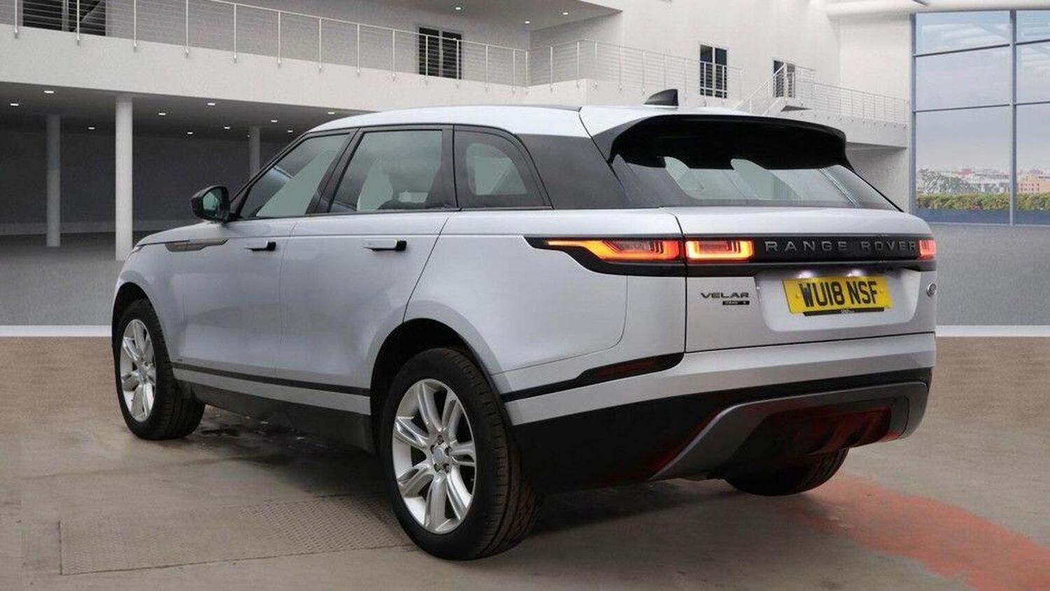 Used Land Rover Range Rover Velar 2018 for sale - 77555105: Photo 4