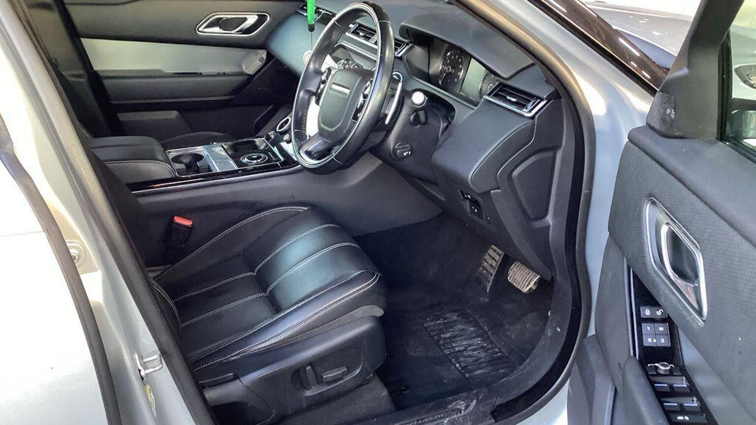 Used Land Rover Range Rover Velar 2018 for sale - 77555105: Photo 7