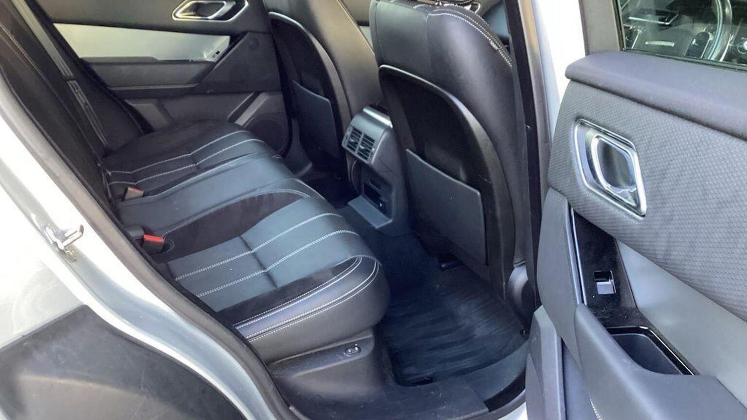 Used Land Rover Range Rover Velar 2018 for sale - 77555105: Photo 8