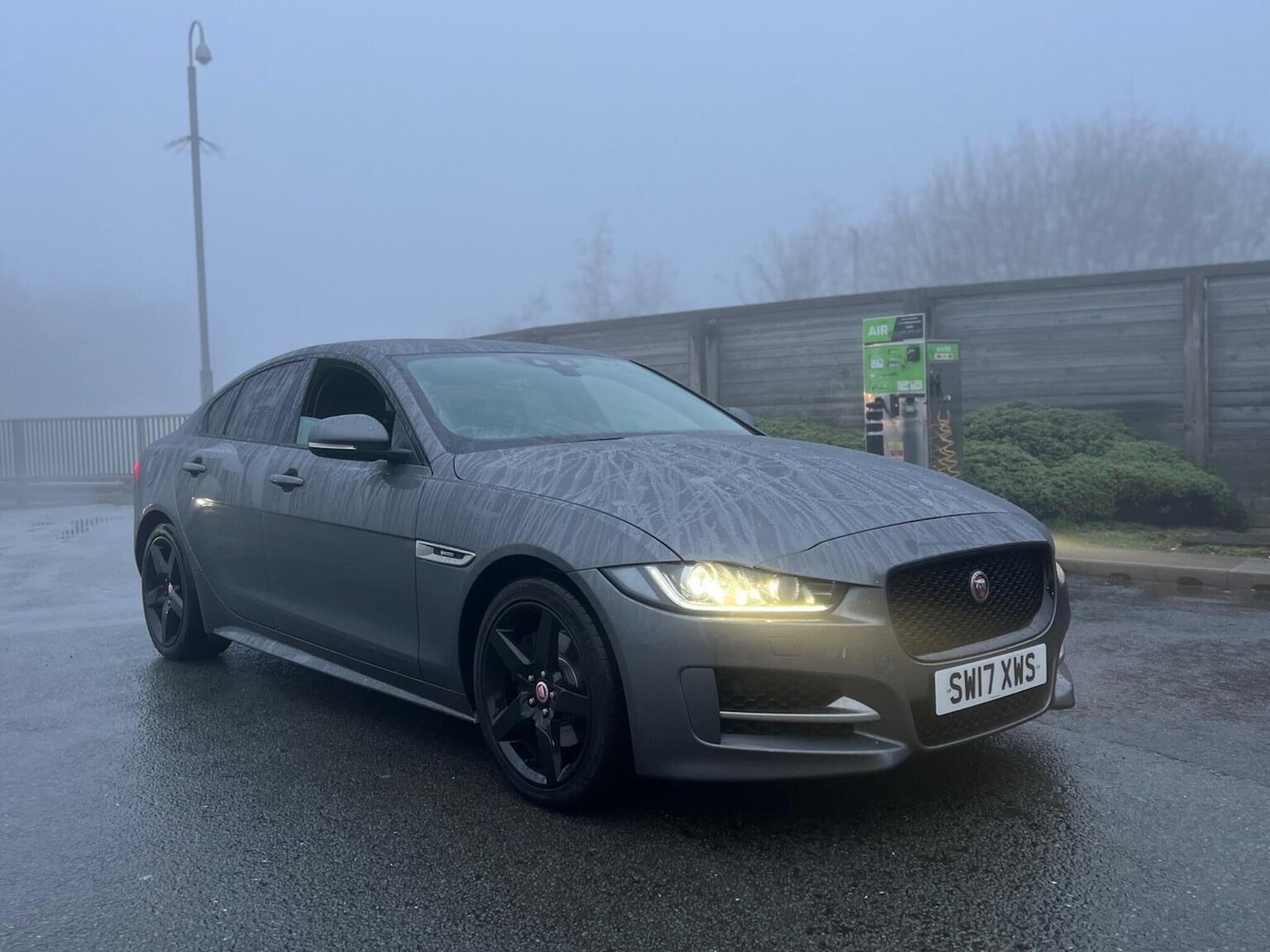 Used Jaguar XE 2017 for sale - 77417193: Photo 2