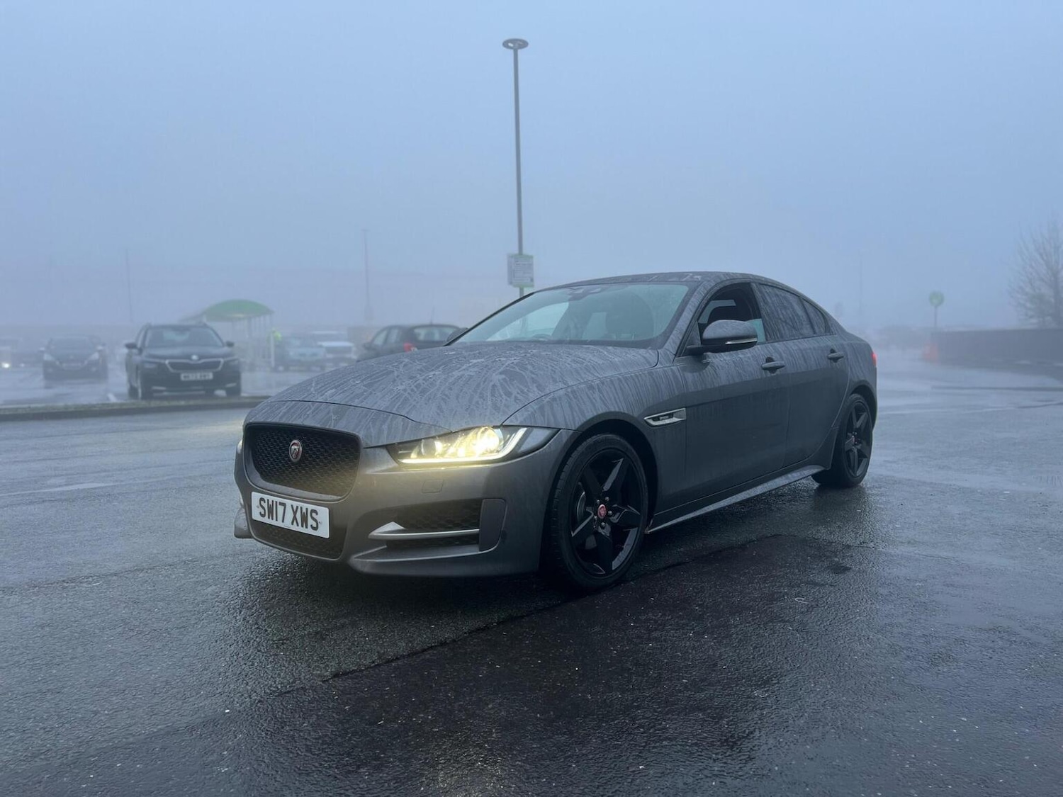 Used Jaguar XE 2017 for sale - 77417193: Photo 4