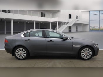 Used Jaguar XE 2017 for sale - 77318327: Photo