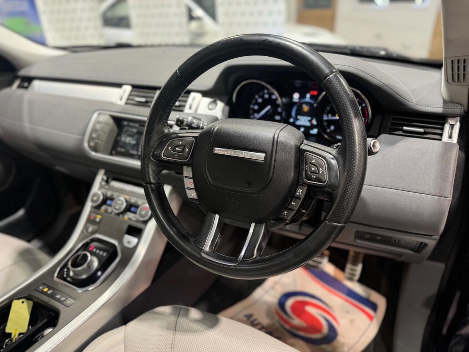 Used Land Rover Range Rover Evoque 2015 for sale - 77336730: Photo 9