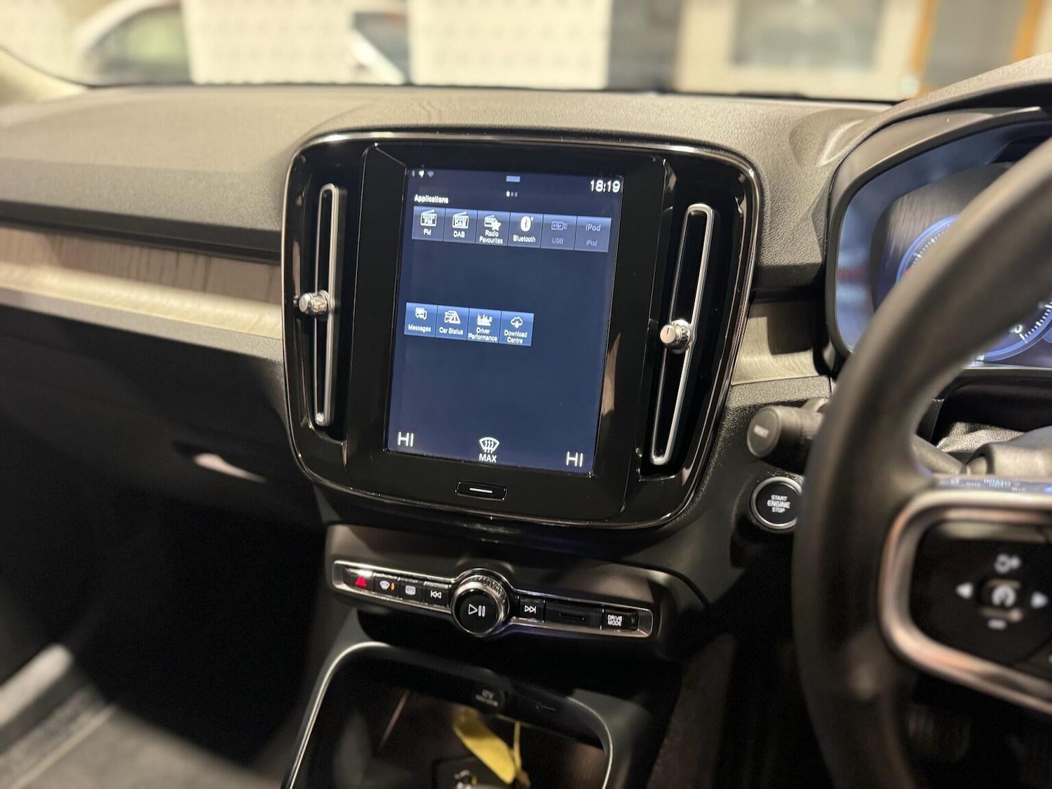 Used Volvo XC40 2021 for sale - 77453382: Photo 10