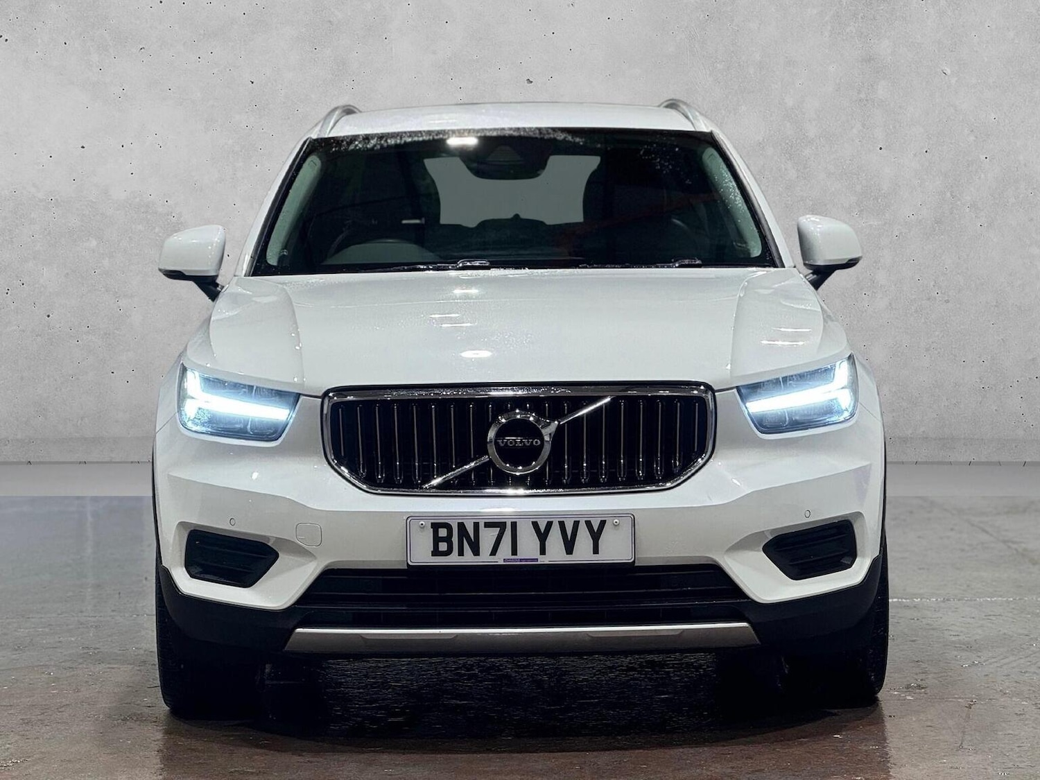 Used Volvo XC40 2021 for sale - 77453382: Photo 2