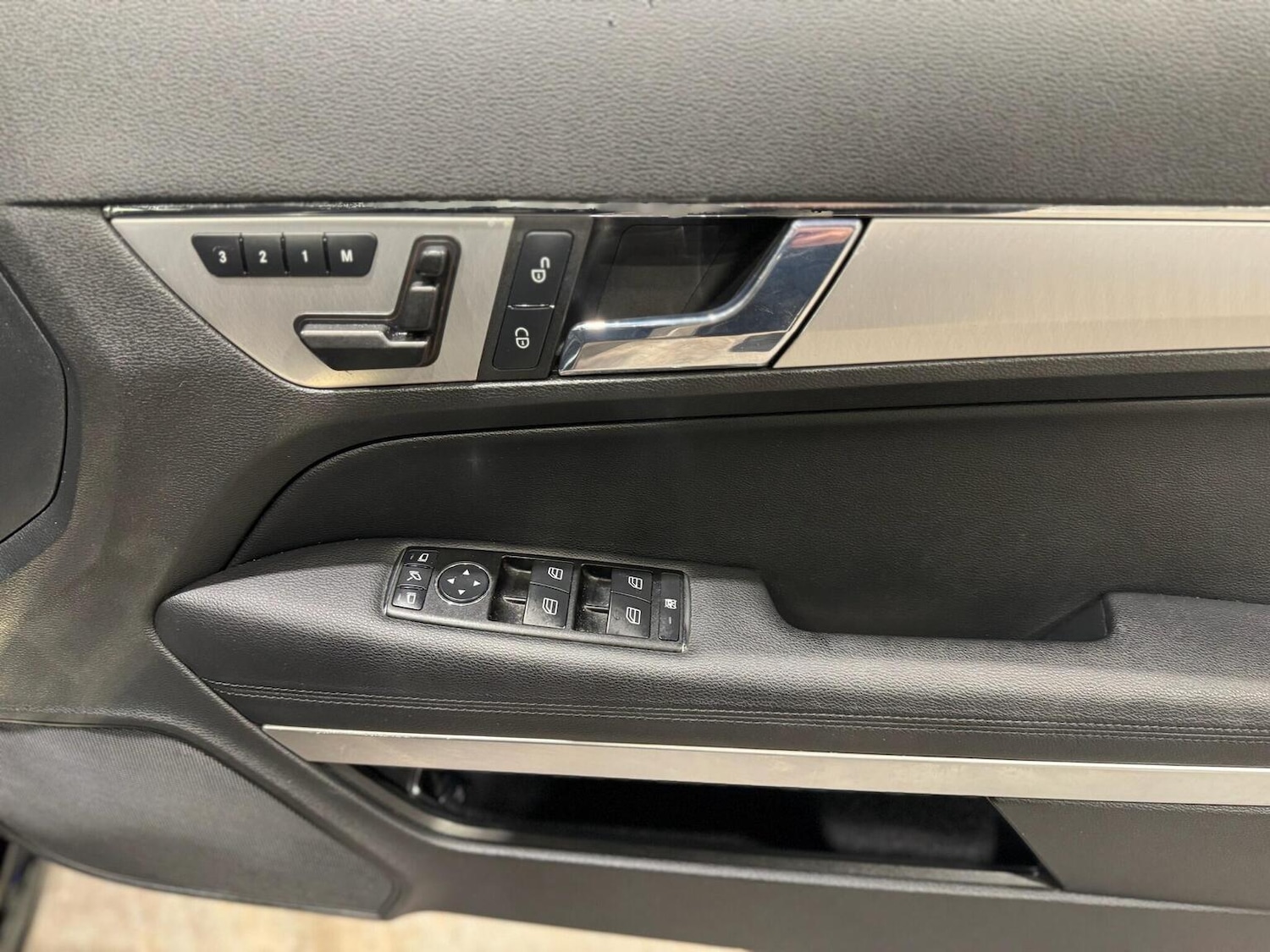 Used Mercedes-Benz E Class 2009 for sale - 77622420: Photo 15