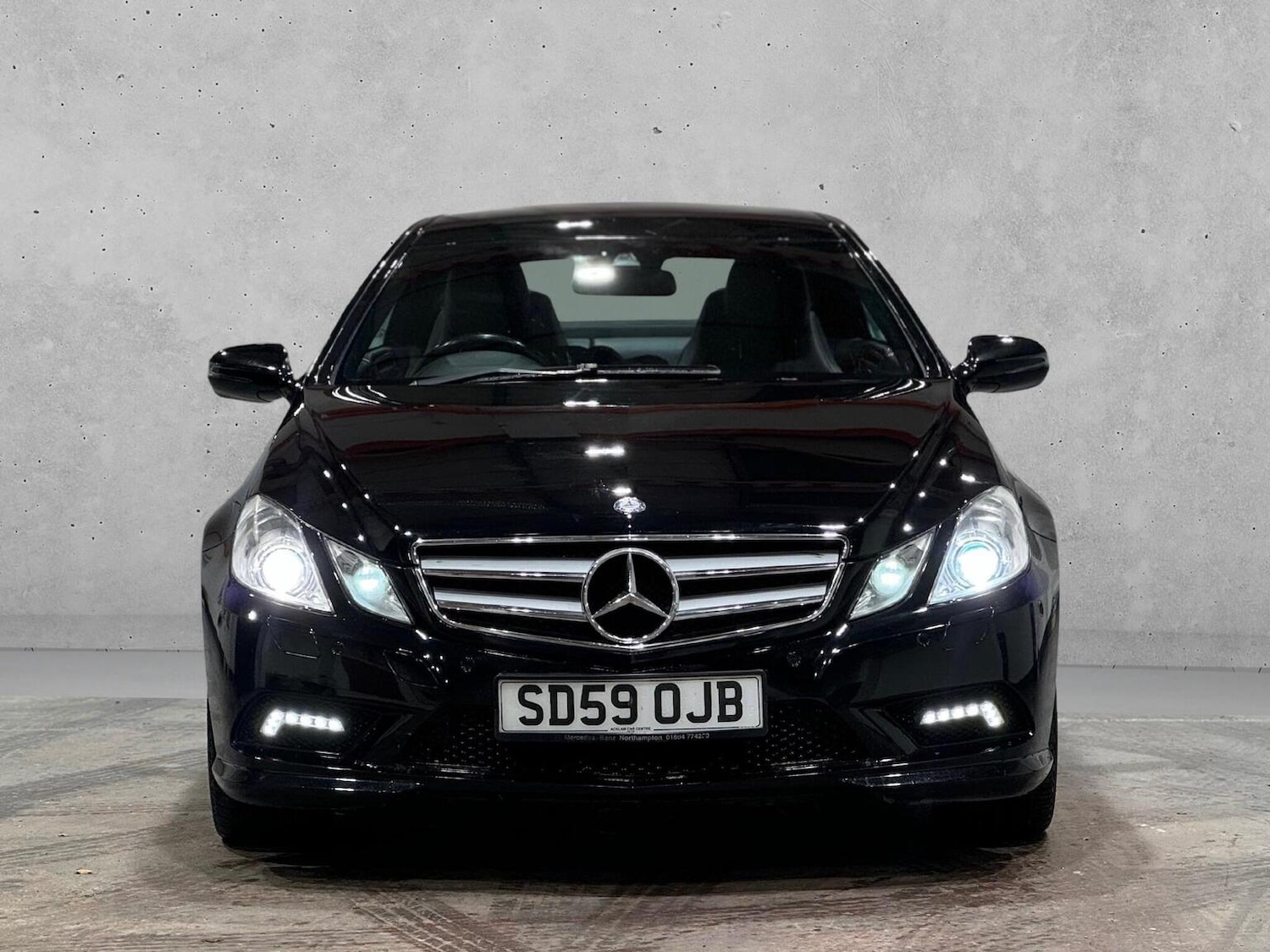 Used Mercedes-Benz E Class 2009 for sale - 77622420: Photo 2