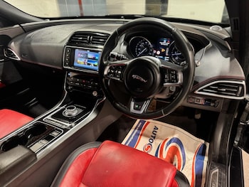 Used Jaguar XE 2015 for sale - 79284122: Photo