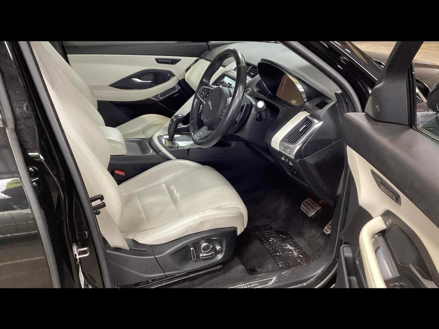 Used Jaguar E-Pace 2018 for sale - 77735787: Photo 4