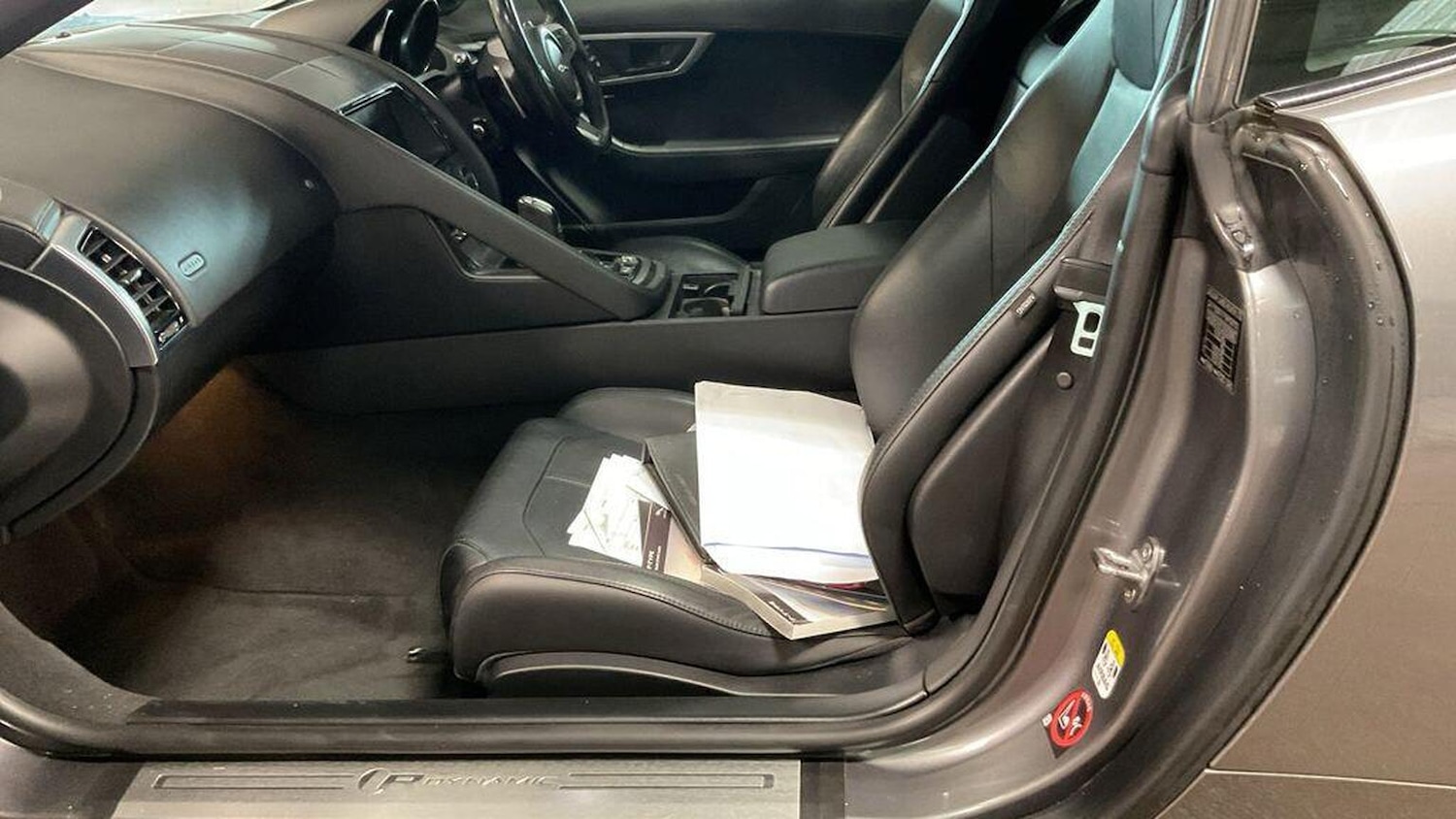 Used Jaguar F-Type 2017 for sale - 77610027: Photo 7