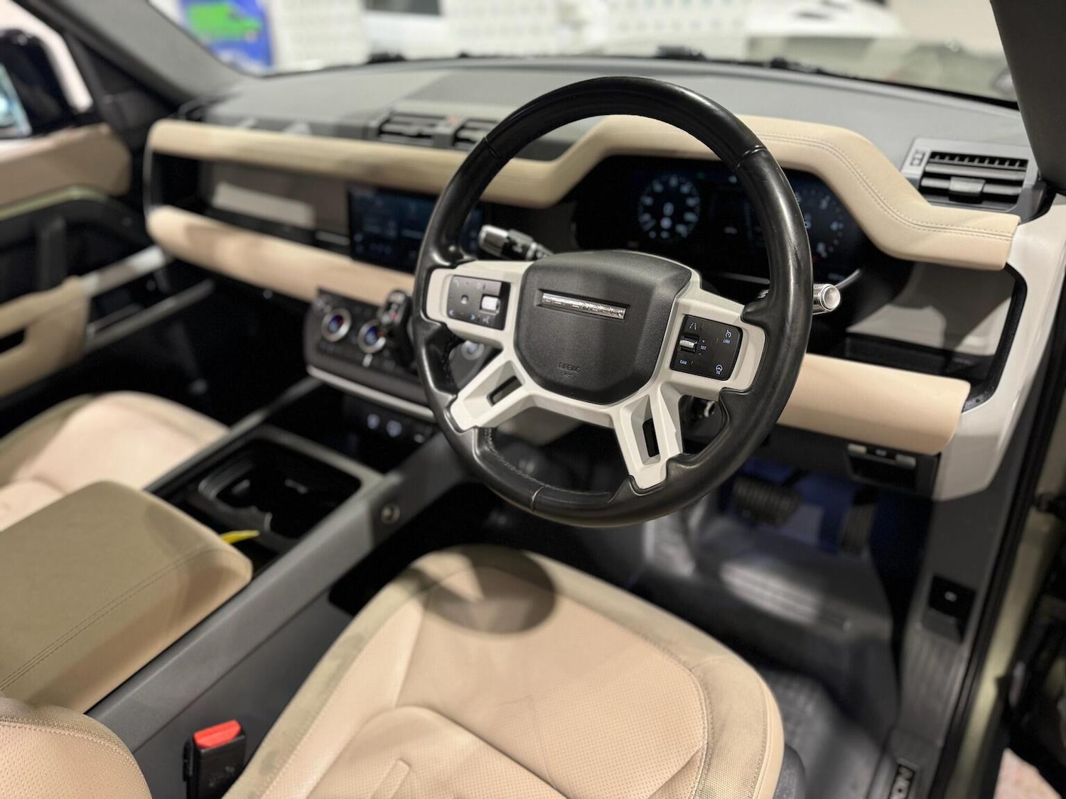 Used Land Rover Defender 2020 for sale - 77721210: Photo 12