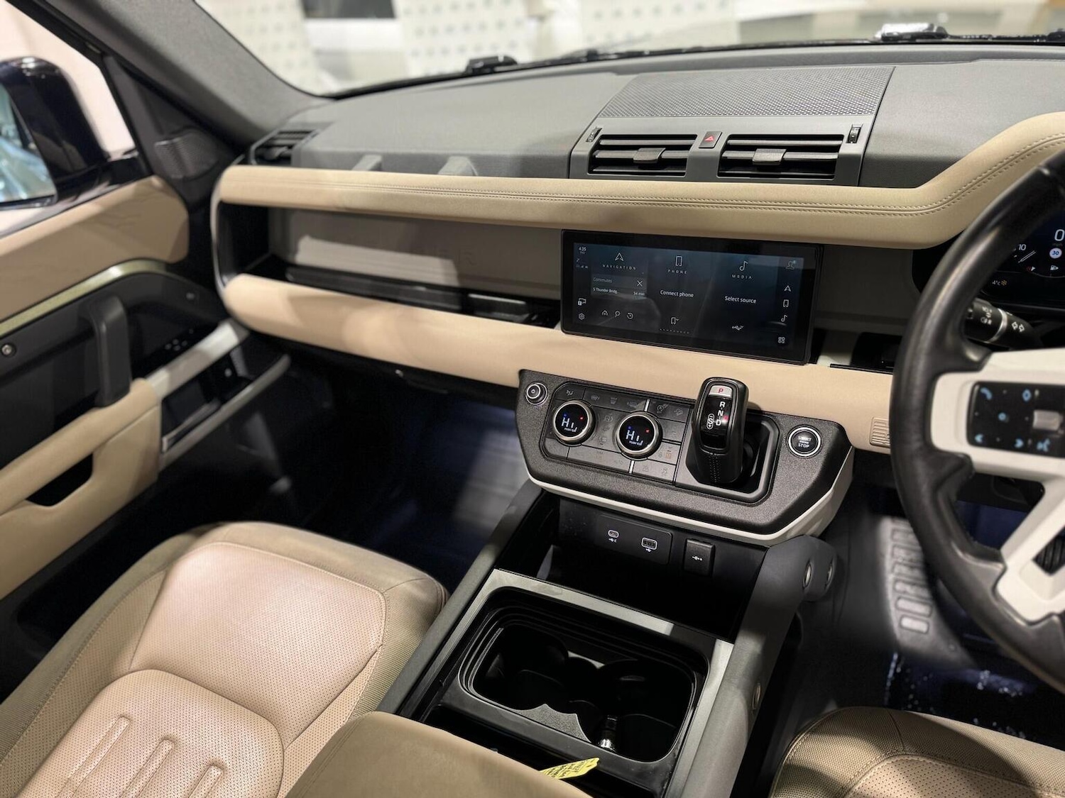 Used Land Rover Defender 2020 for sale - 77721210: Photo 15