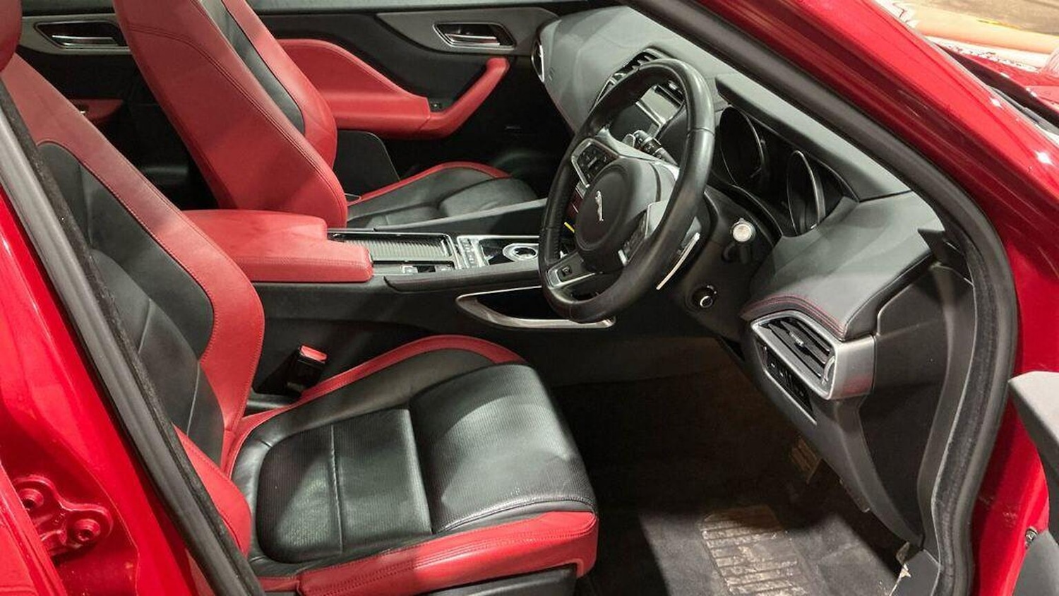 Used Jaguar F-Pace 2016 for sale - 77453380: Photo 4