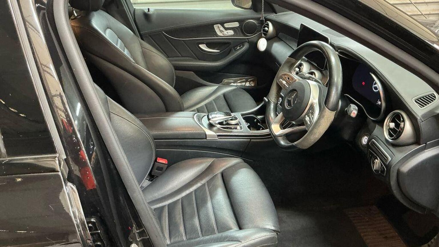 Used Mercedes-Benz C Class 2021 for sale - 77668637: Photo 5