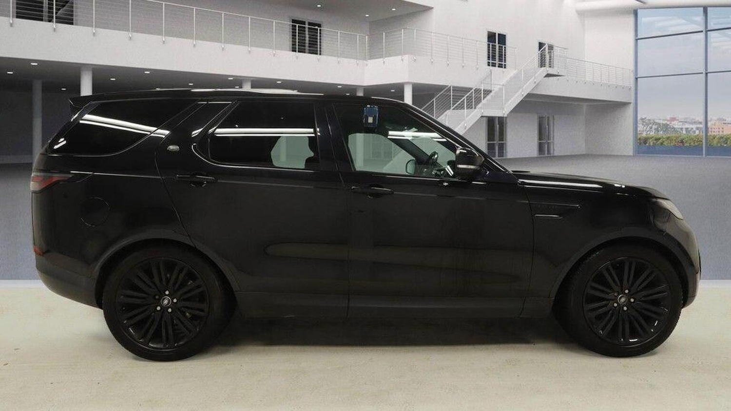 Used Land Rover Discovery 2017 for sale - 77453283: Photo 5