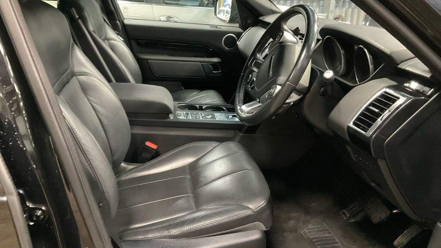 Used Land Rover Discovery 2017 for sale - 77453283: Photo 6