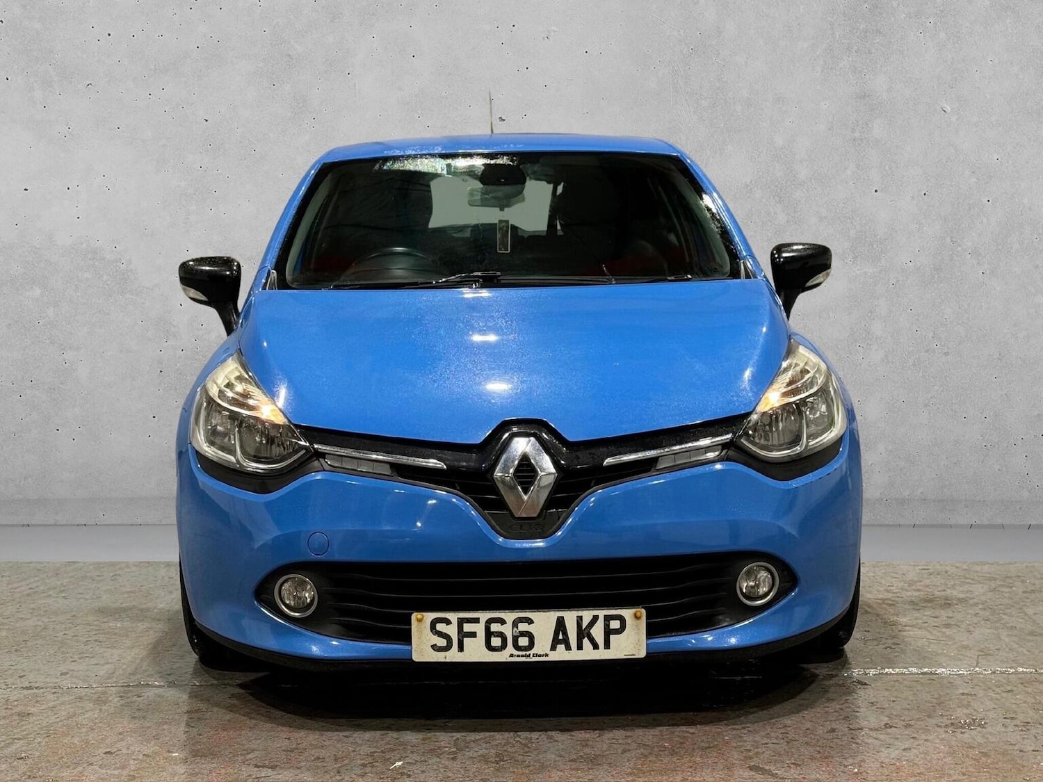 Used Renault Clio 2016 for sale - 77336718: Photo 2