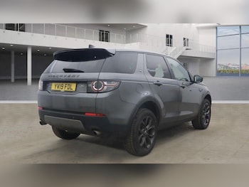 Used Land Rover Discovery Sport 2019 for sale - 77610050: Photo