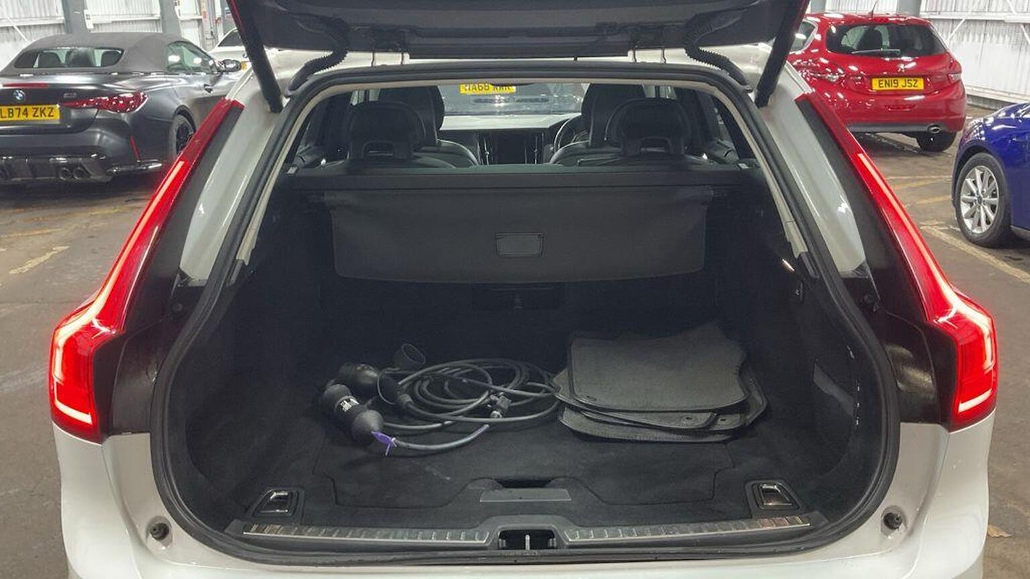 Used Volvo V90 2017 for sale - 77572910: Photo 11