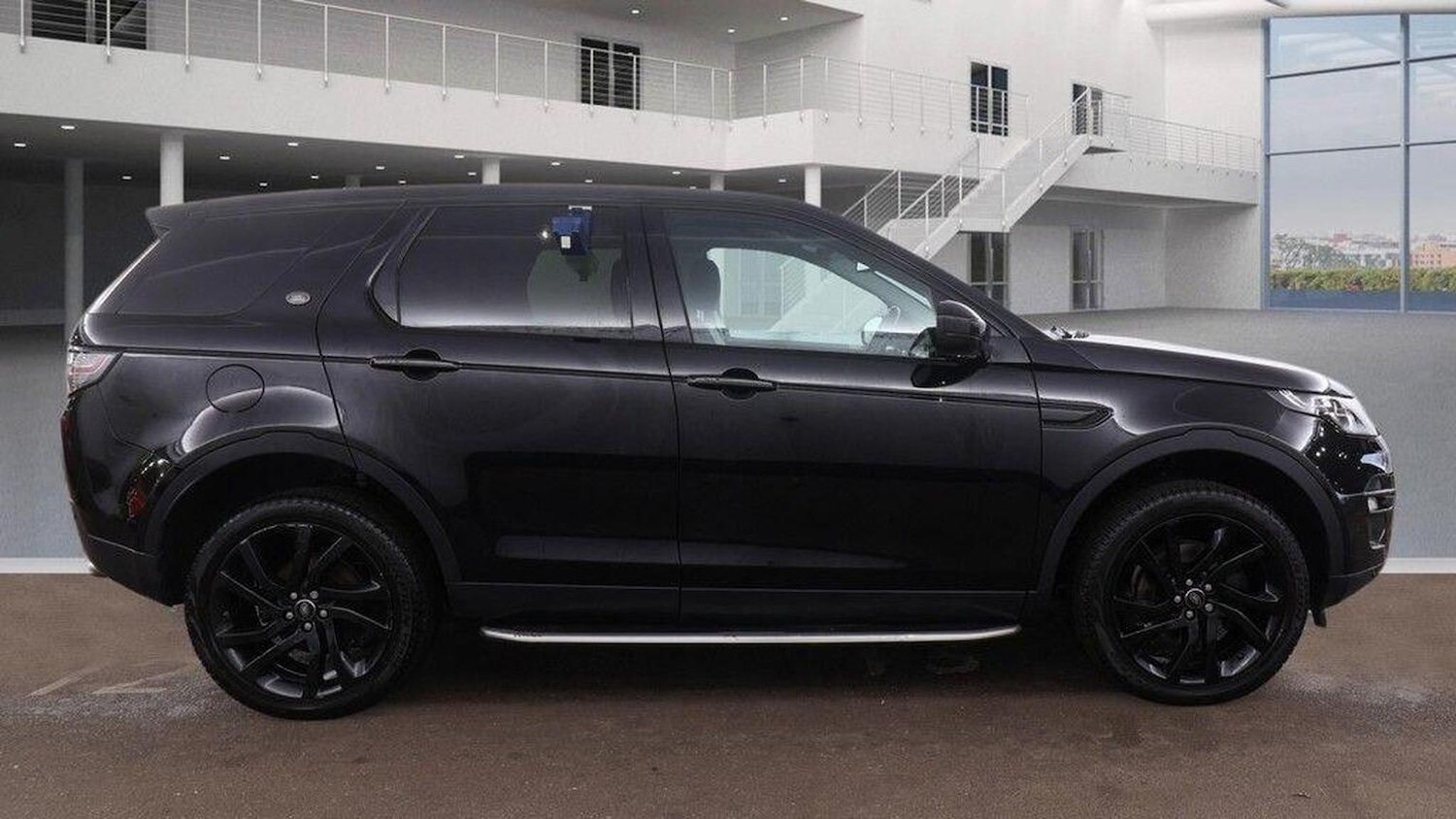 Used Land Rover Discovery Sport 2017 for sale - 77409593: Photo 5